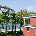 Klifowa 30 *